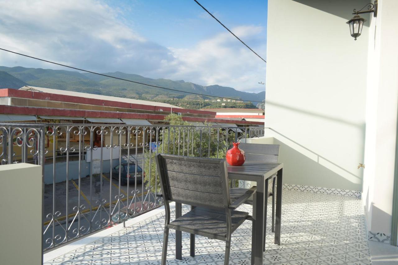 Isavella'S Apartments Under The Castle Kalamata Exterior photo